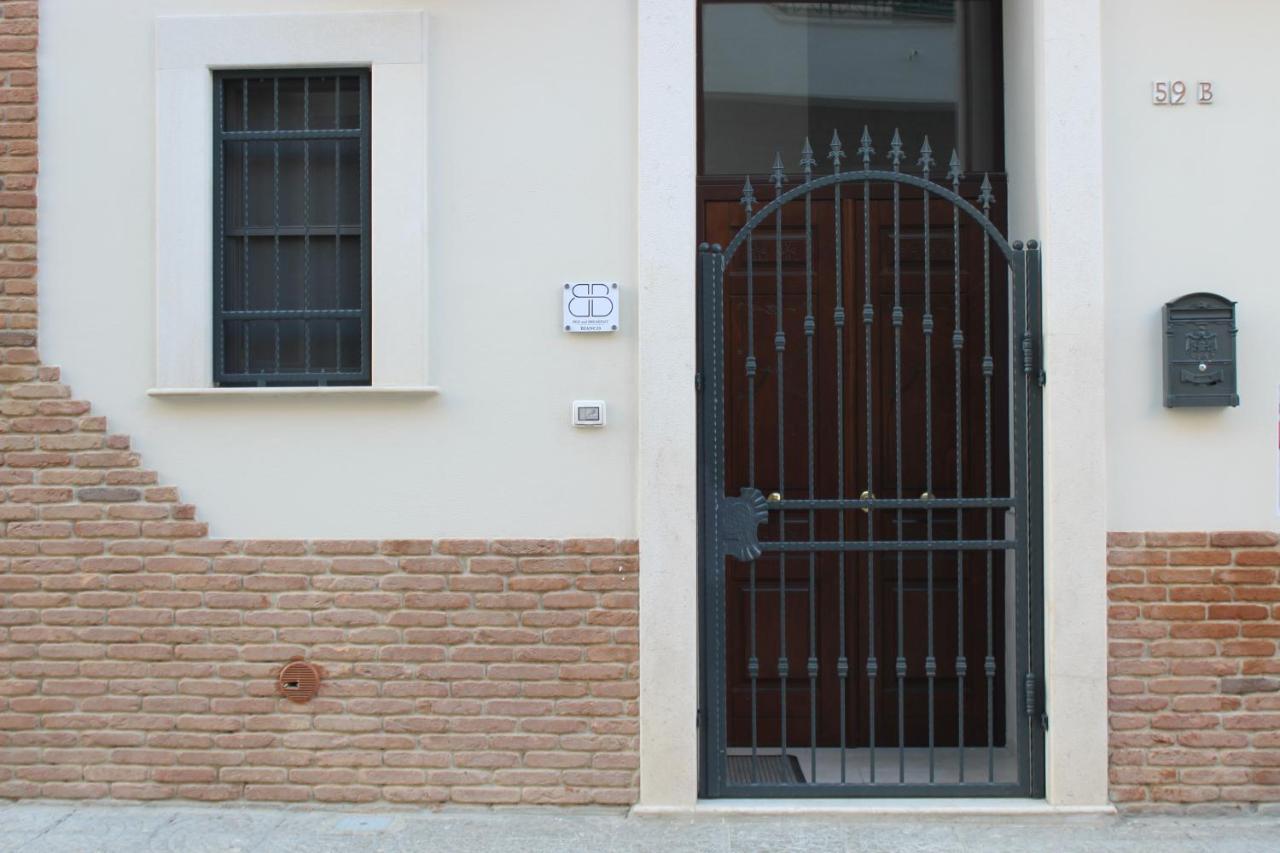 B&B Bianco Apartments Orta Nova Kültér fotó